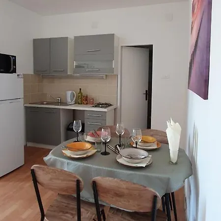 Apartment Masline